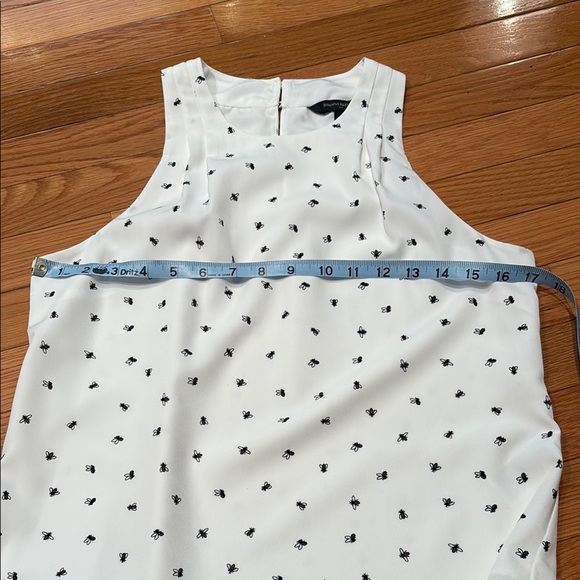 Banana Republic Ivory Tank with Black and Yellow Bumble bees - Picture 8 of 9